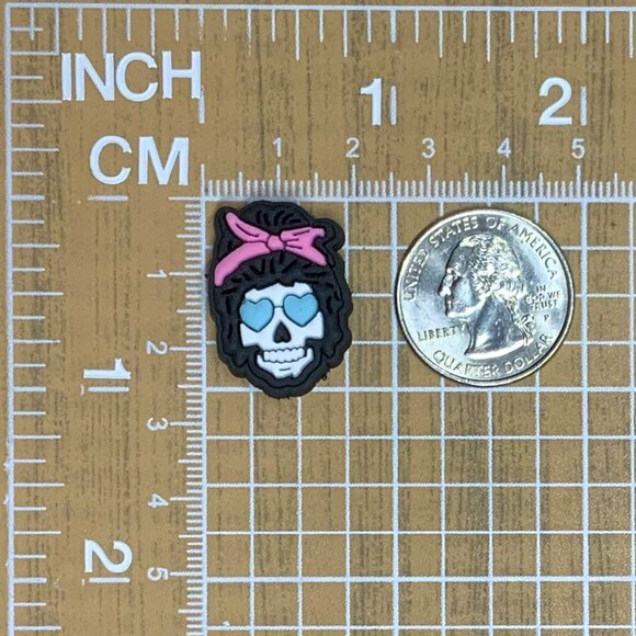 Croc Charm Girl Skull Hearts Rockabilly Punk Horror Halloween Goth Pin Up - Picture 2 of 3